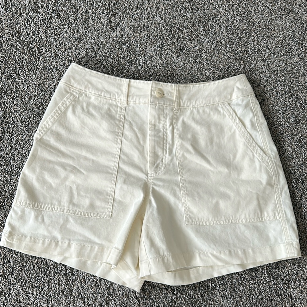 Universal thread by target cream colored khaki shorts